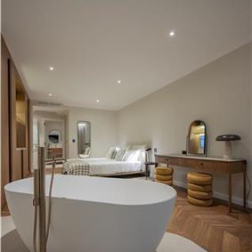 Selection of 5 bedroom seafront villas with heated pool on Ciovo near Trogir, sleeps 10